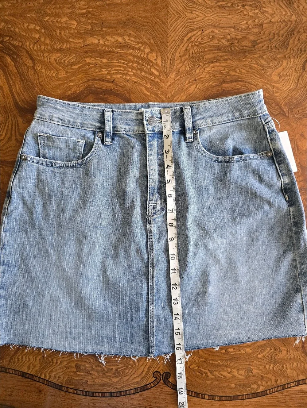 NWT Vigoss Light Wash Denim Mini Skirt Womens Size 29 Frayed Hem